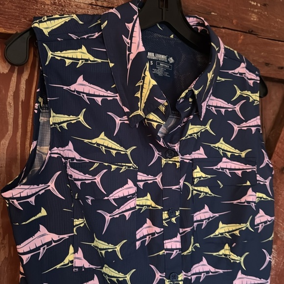 Reel Legends Mariner Performance sleeveless button front shirt. Small. New. - Picture 3 of 7